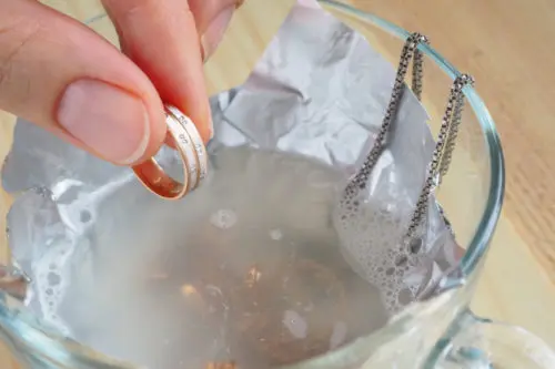 Cleaning silver jewellery at home